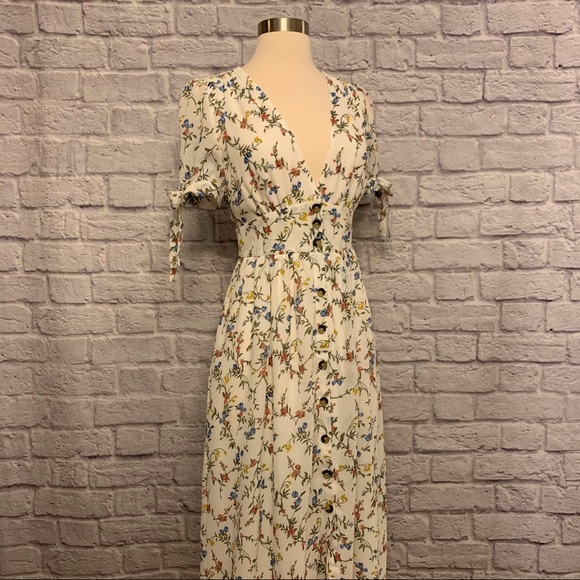 🎉HP🎉 Lost In Lunar Floral Button Front Dress - Picture 5 of 16